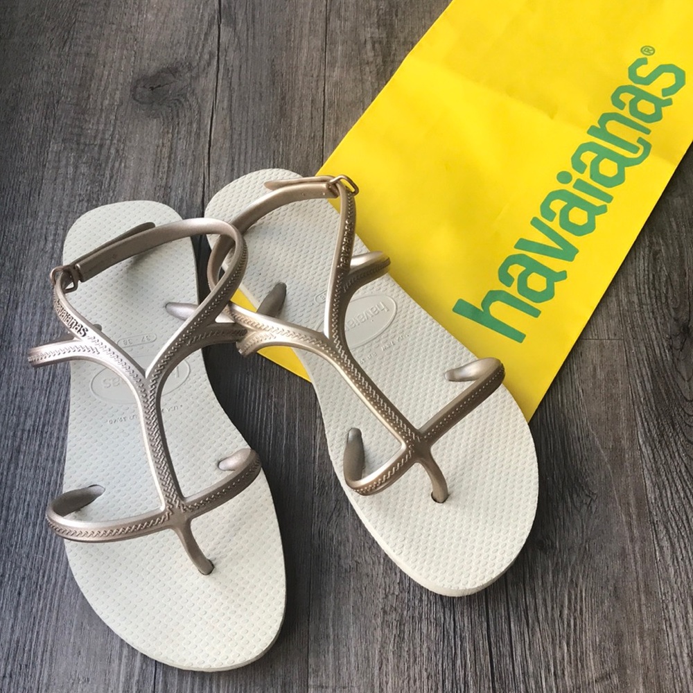 RARE! HAVAIANAS Sandals